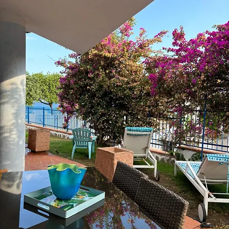 Fronte Mare Villa